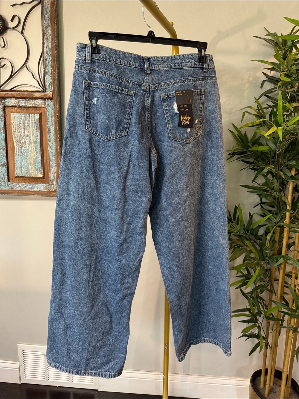 Indigo Rein wide leg barrel Jeans in Medium Blue NWT